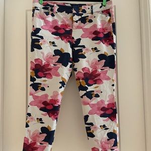 Pink, navy, white floral Old Navy Pixie pants size 14 mid-rise